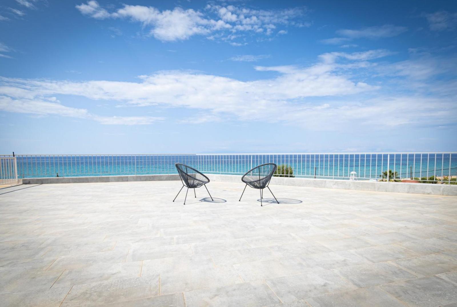 Althea Suites By Rentalspro Services - Nea Moudania Halkidiki 外观 照片
